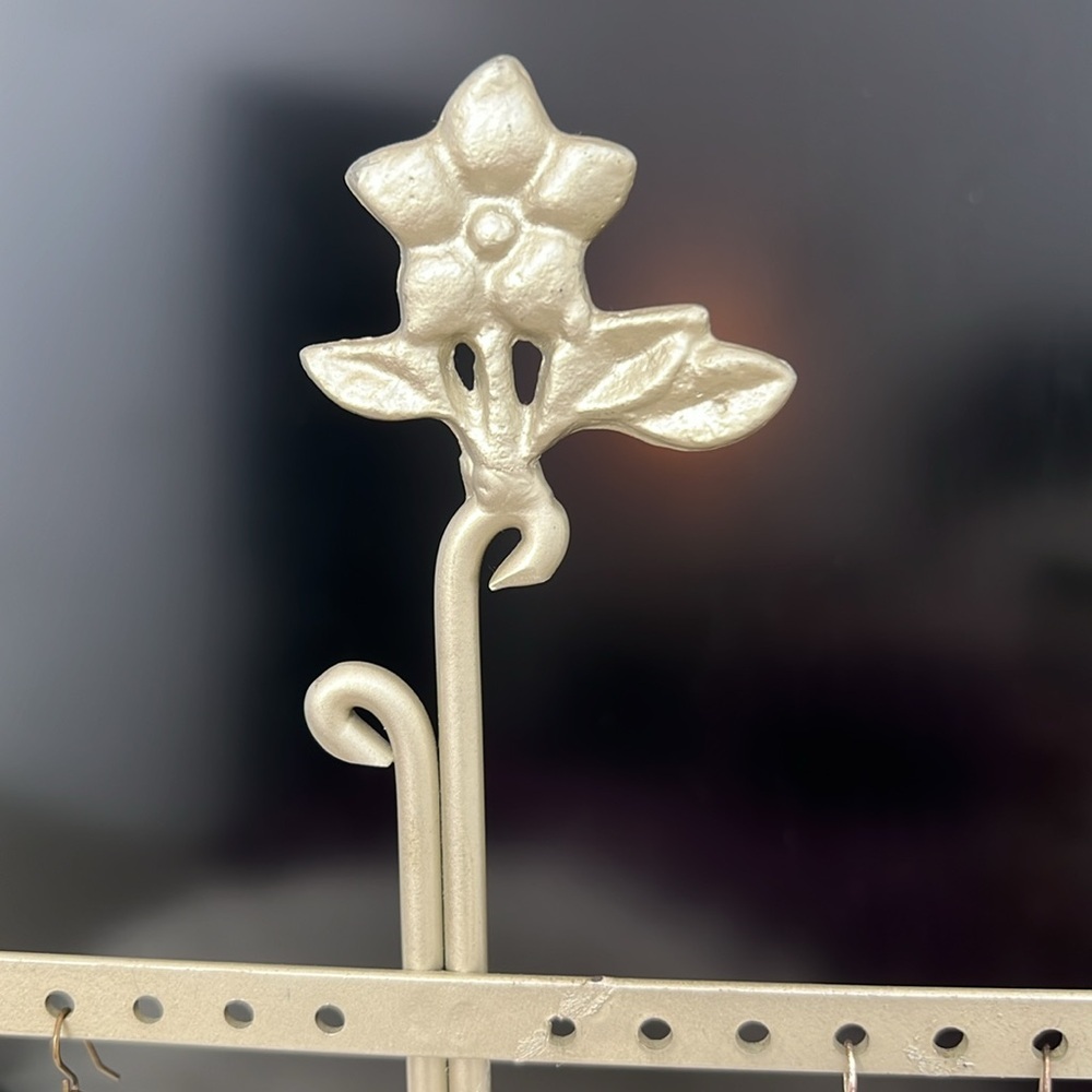 Super cute Earring display holder! - Picture 4 of 6